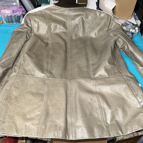Danier Leather Jacket - Picture 12 of 13